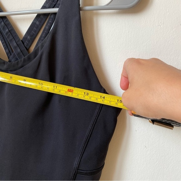 Lululemon Women's Black Tank Top - Picture 5 of 6
